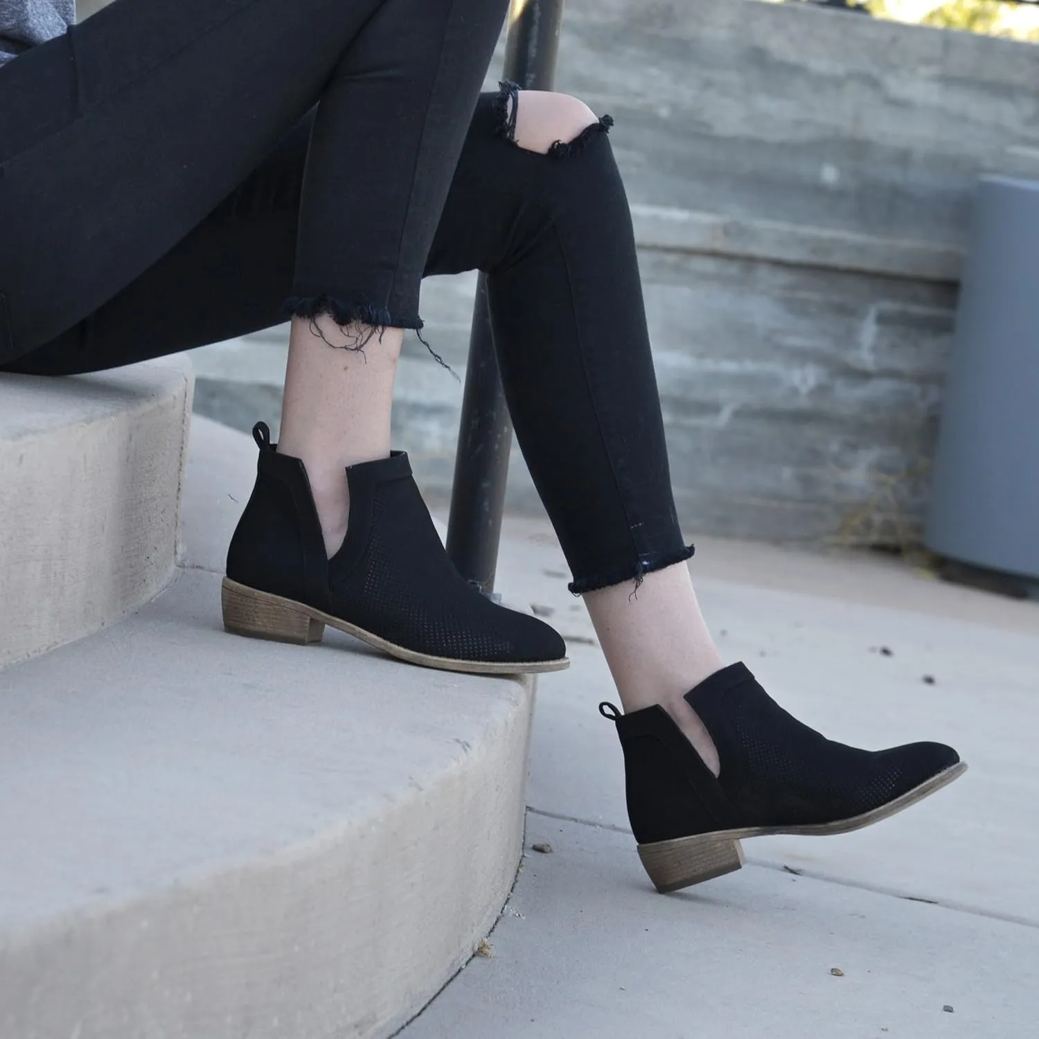 Brinley Co Women's Lynden Ankle Boot